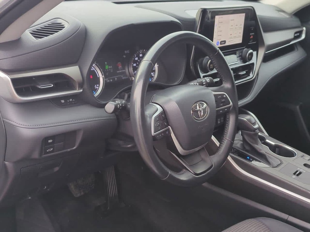 Used 2023 Toyota Highlander Hybrid Hybrid LE SUV