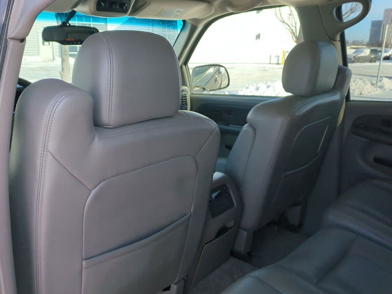 Thumbnail: 2003 Chevrolet Tahoe - 17