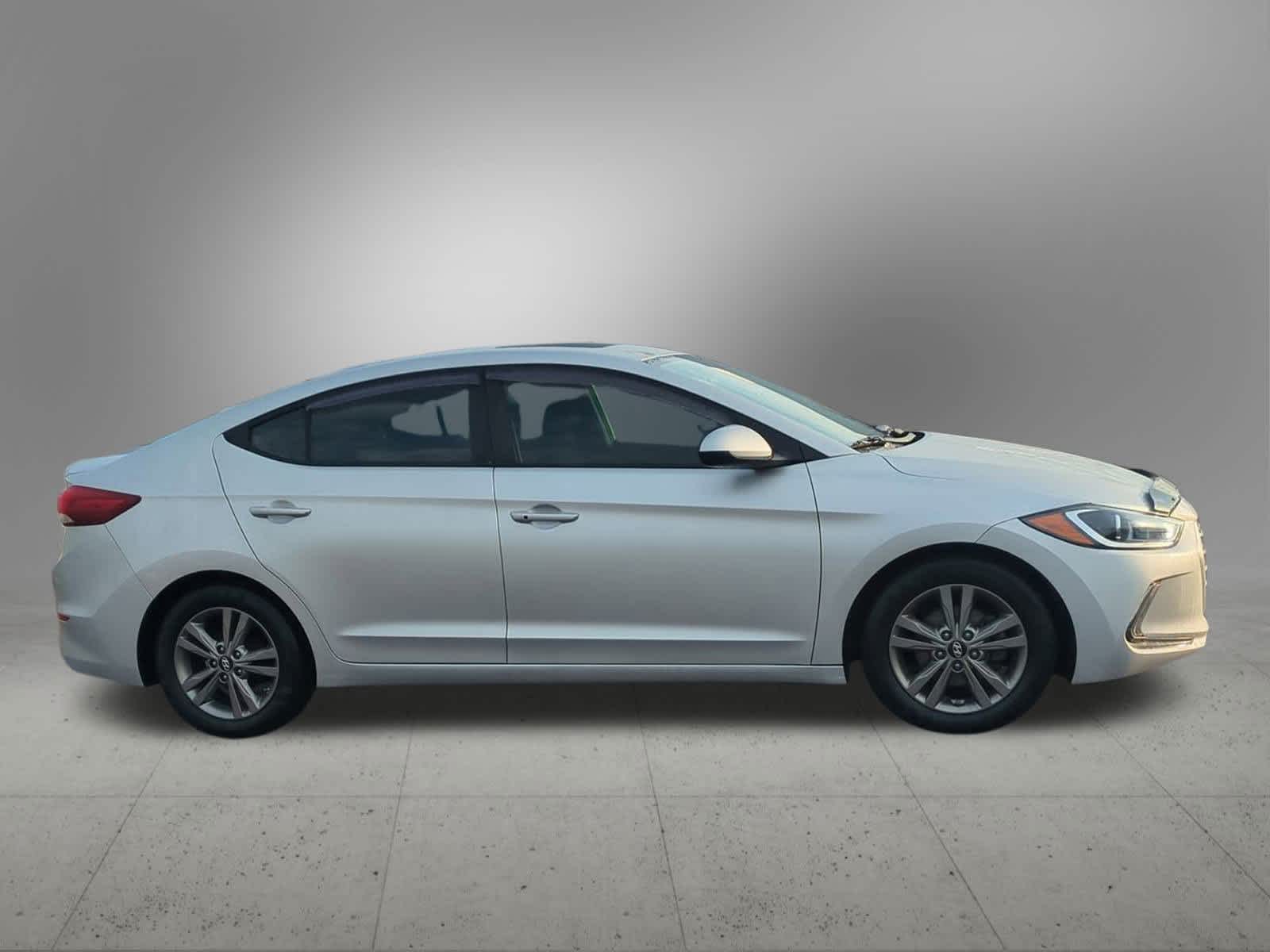 Thumbnail: 2017 Hyundai Elantra - 7