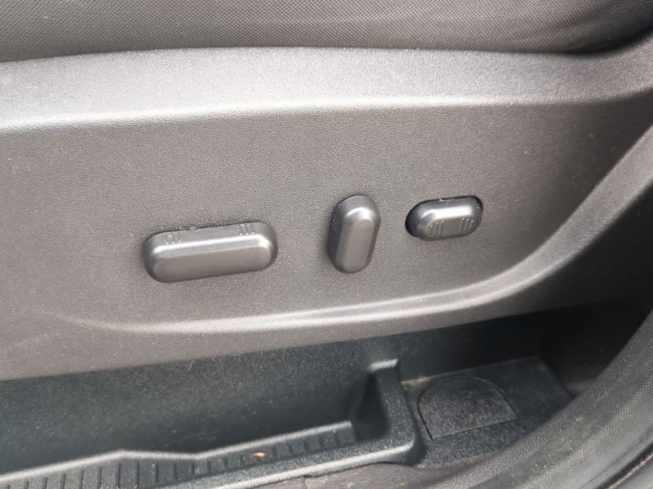 Thumbnail: 2018 Ford Escape - 16