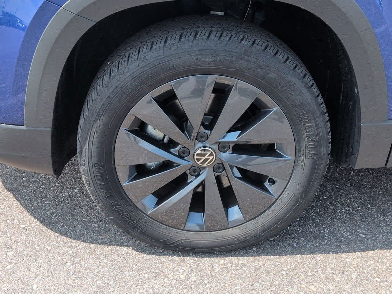 Thumbnail: 2023 Volkswagen Taos - 12