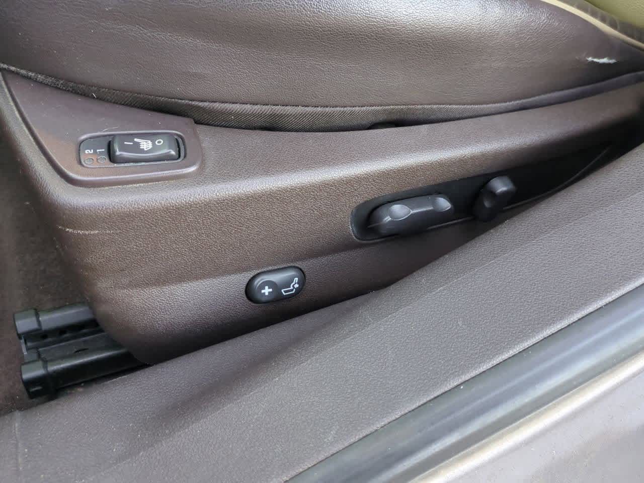Thumbnail: 2010 Chevrolet Malibu - 16