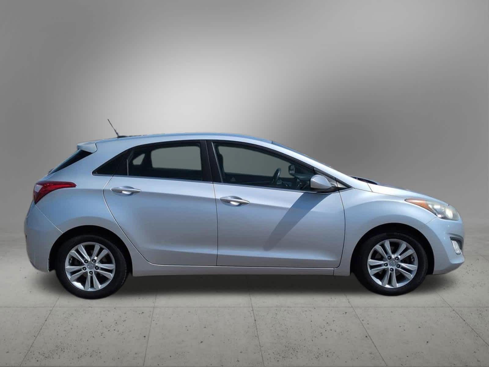 Thumbnail: 2014 Hyundai Elantra - 8