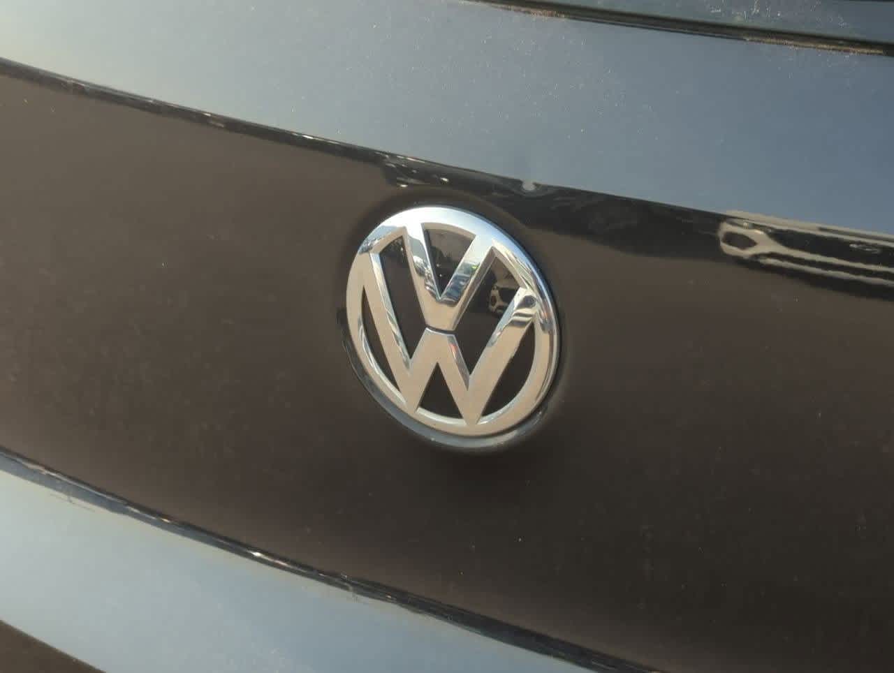 Thumbnail: 2016 Volkswagen Tiguan - 11