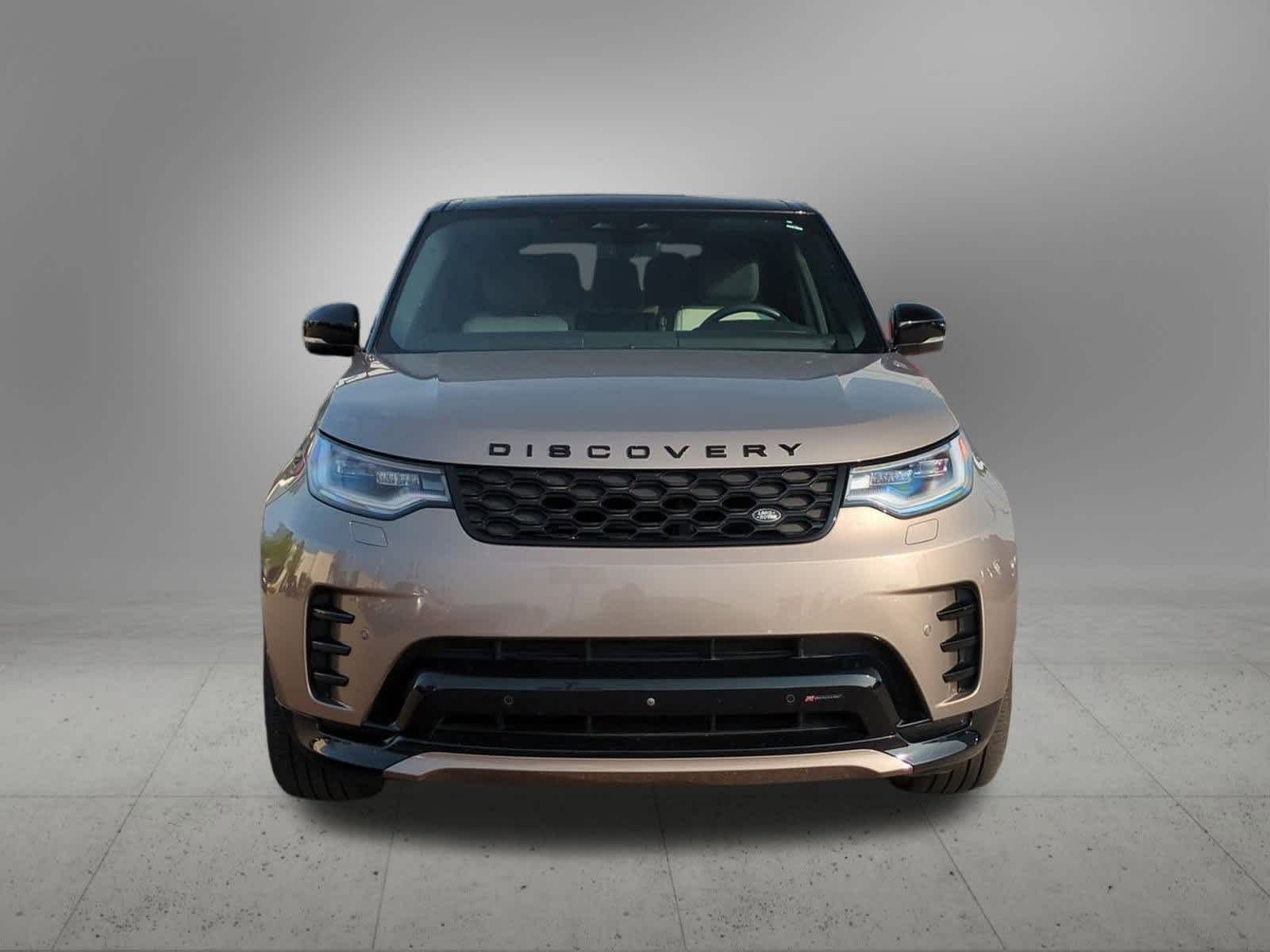 Thumbnail: 2023 Land Rover Discovery - 9