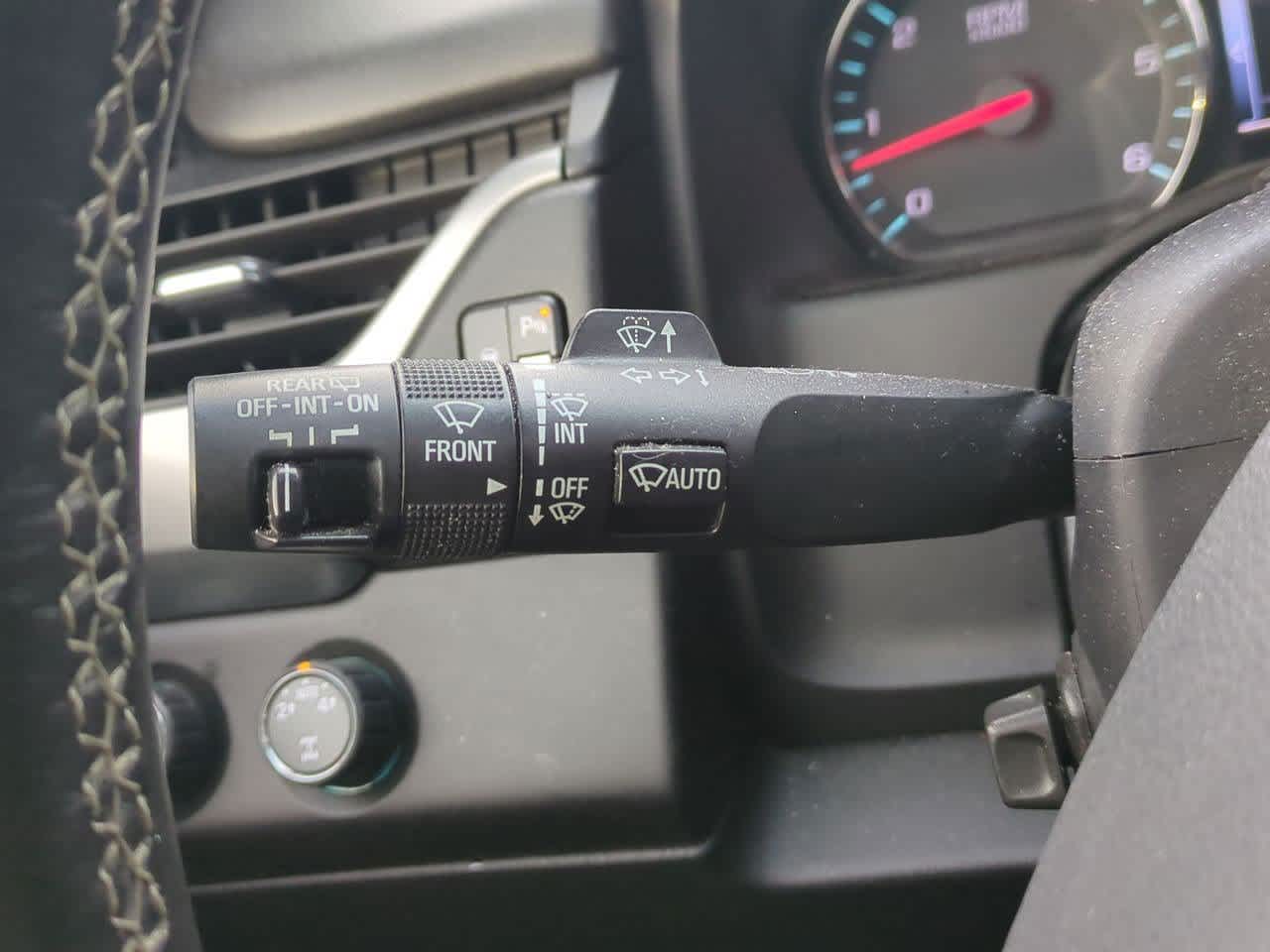 Thumbnail: 2015 Chevrolet Suburban - 28