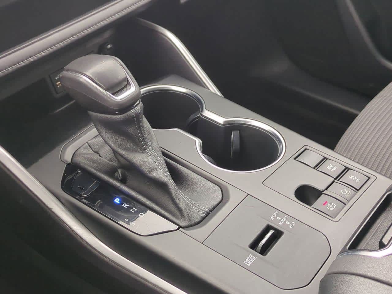 Thumbnail: 2023 Toyota Highlander - 31