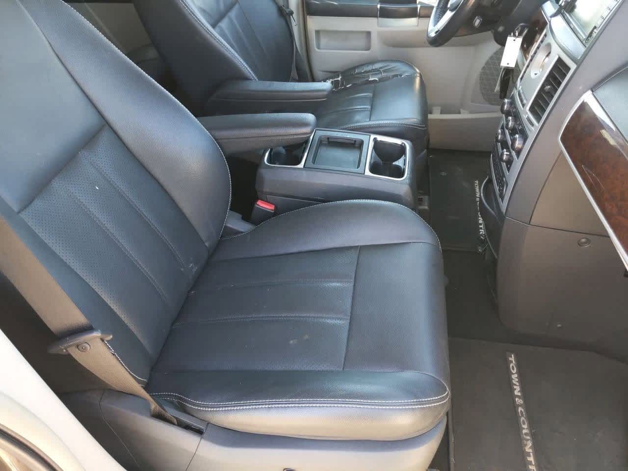2010 Chrysler Town & Country Touring 20