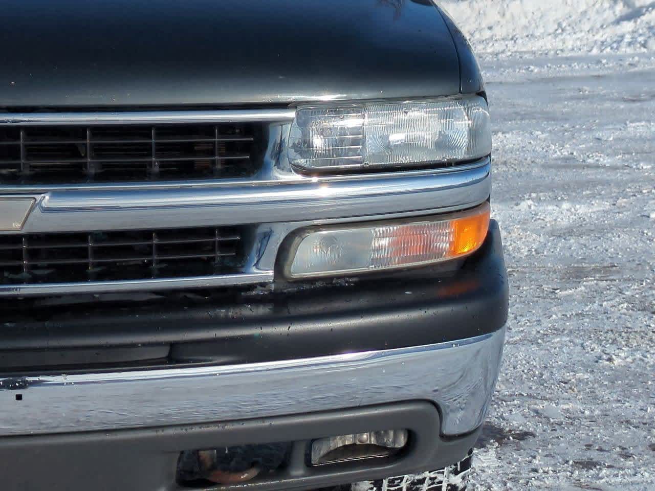 Thumbnail: 2003 Chevrolet Tahoe - 10