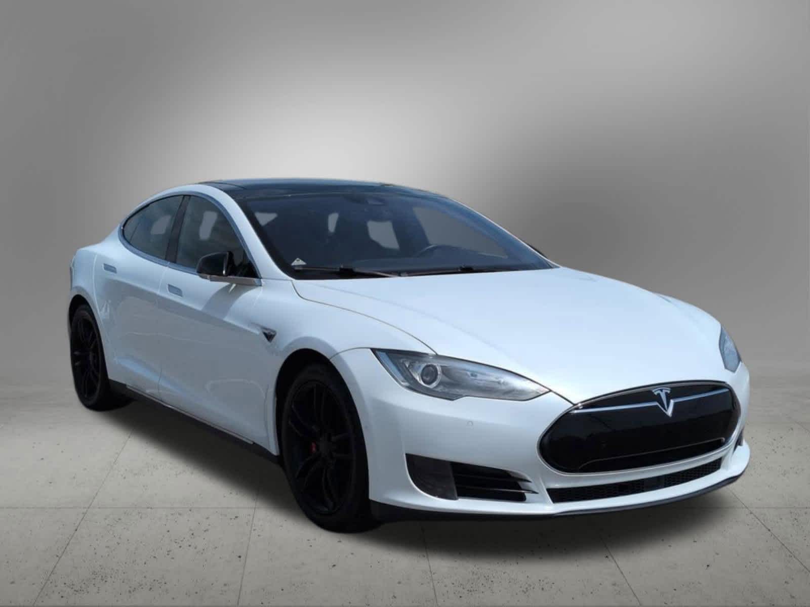 Thumbnail: 2015 Tesla Model S - 8