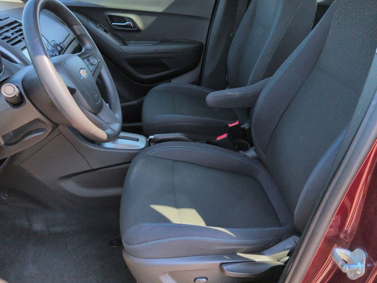 Thumbnail: 2016 Chevrolet Trax - 16