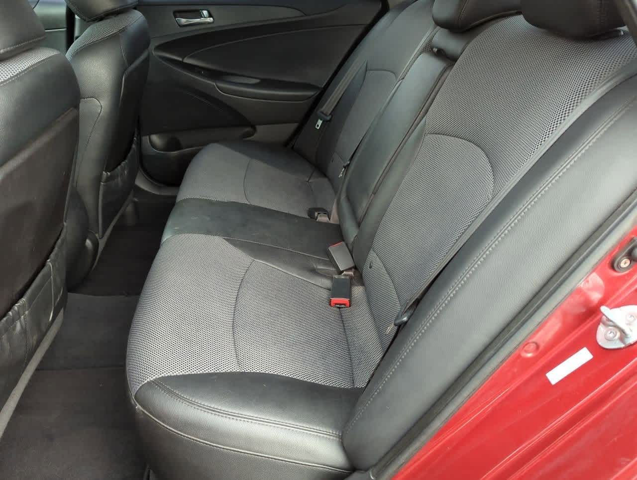 2011 Hyundai Sonata SE 18