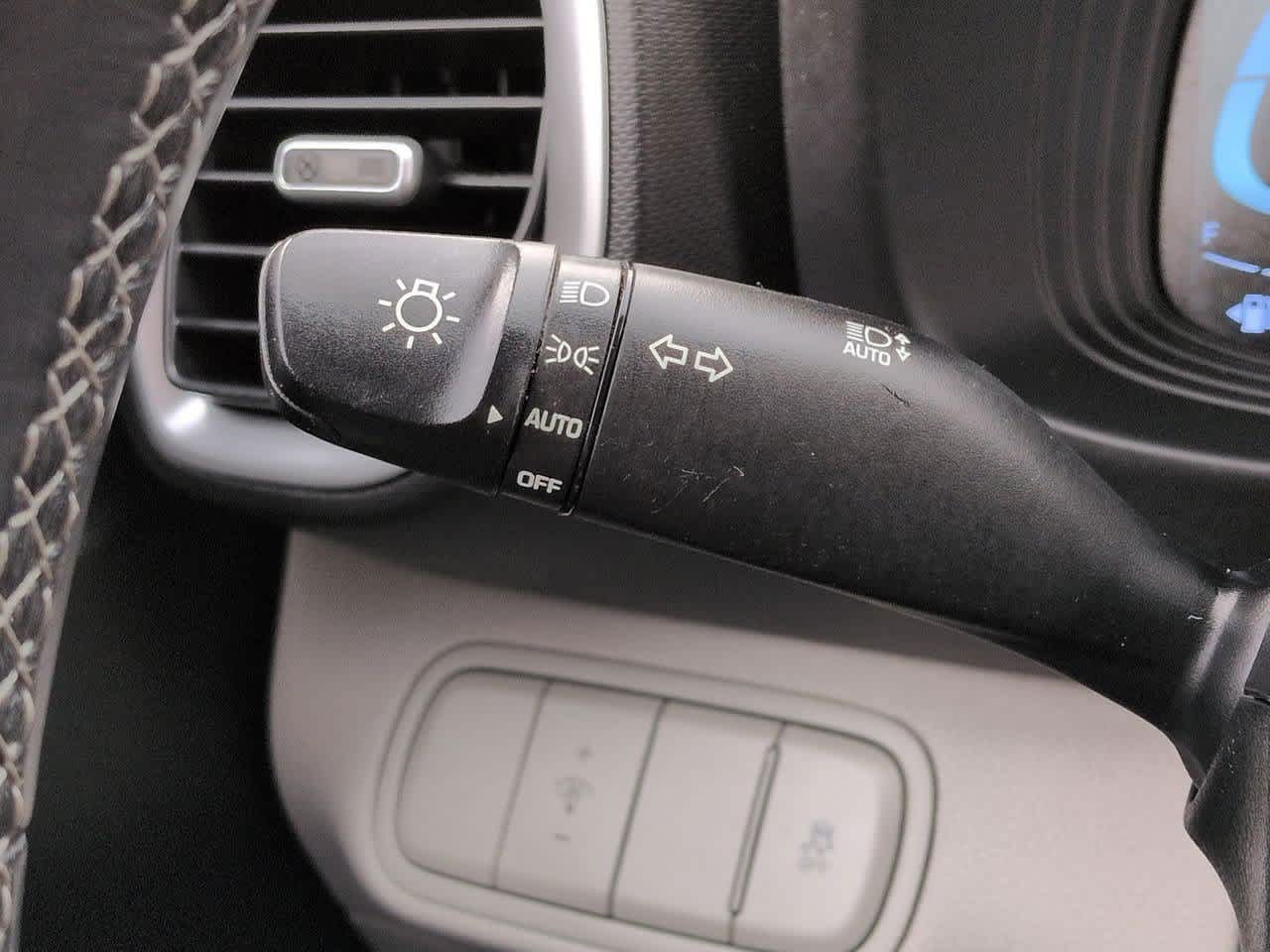 Thumbnail: 2023 Hyundai Venue - 27