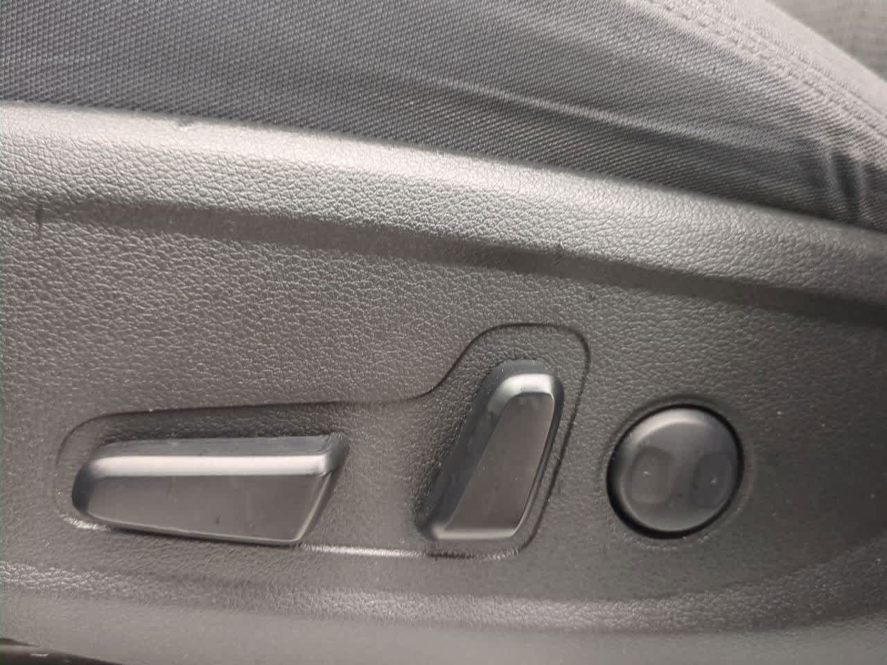 Thumbnail: 2022 Hyundai Santa Fe - 16