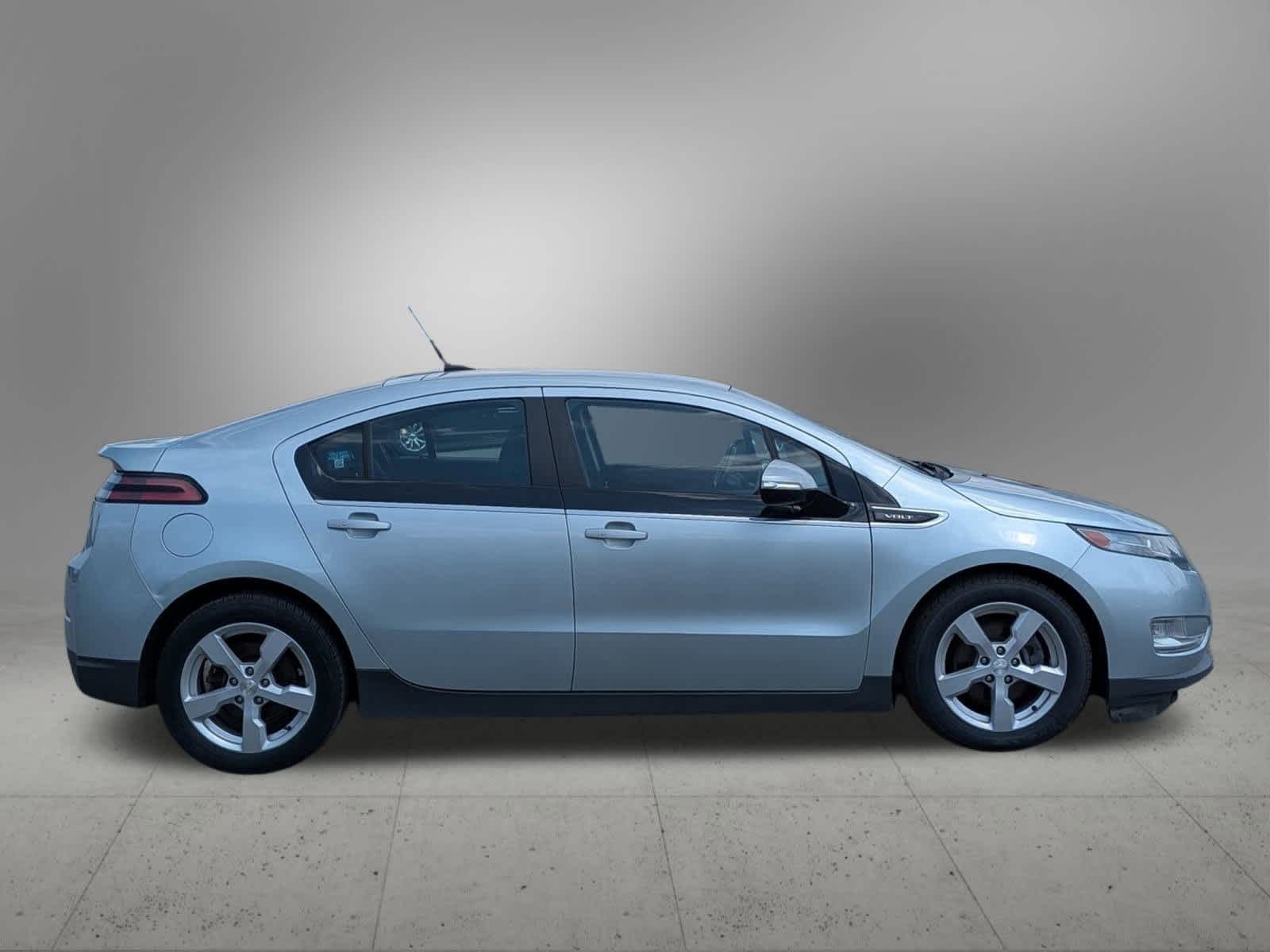 Thumbnail: 2013 Chevrolet Volt - 7