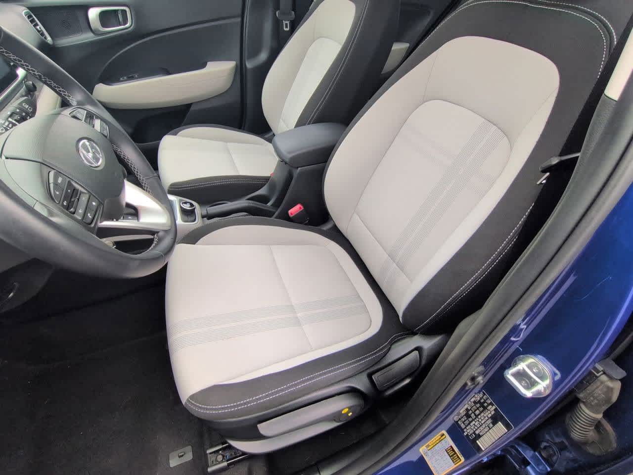 Thumbnail: 2023 Hyundai Venue - 16