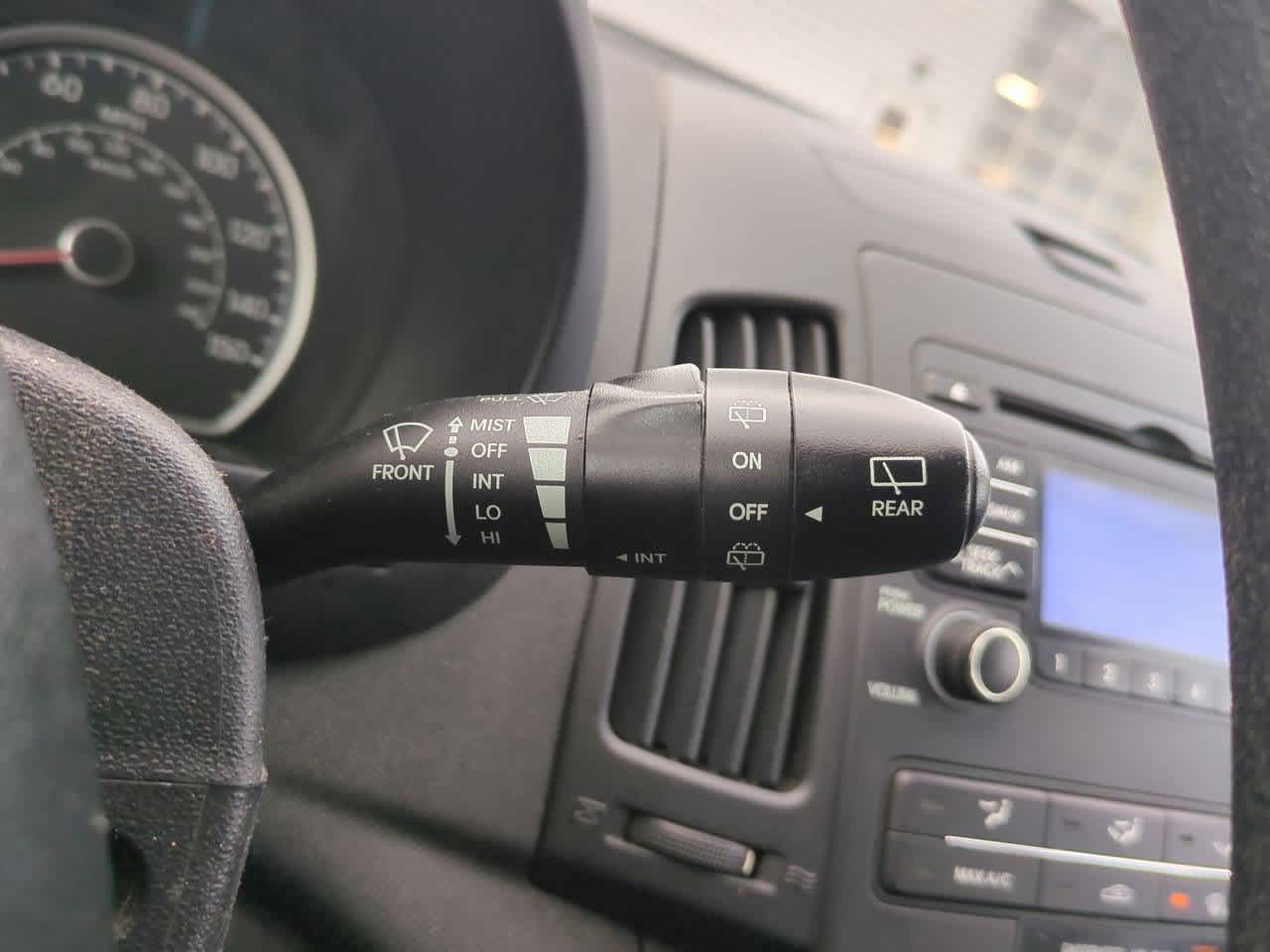 Thumbnail: 2012 Hyundai Elantra - 25