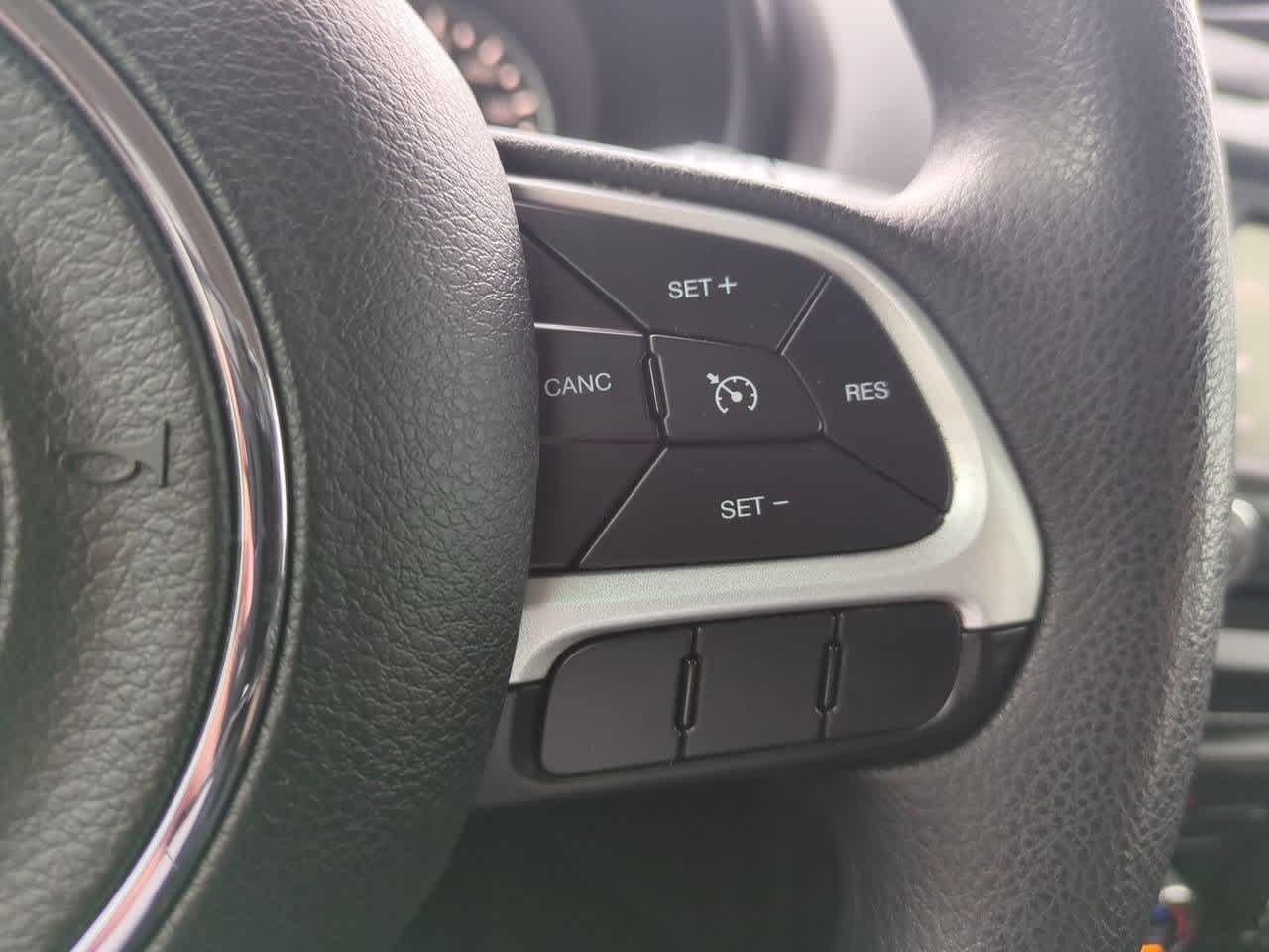 Thumbnail: 2019 Jeep Renegade - 24