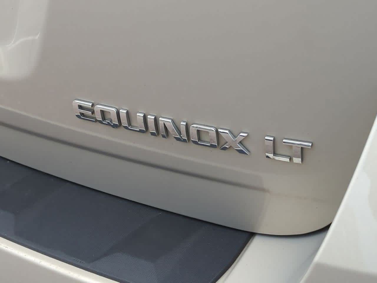 2011 Chevrolet Equinox LT 12