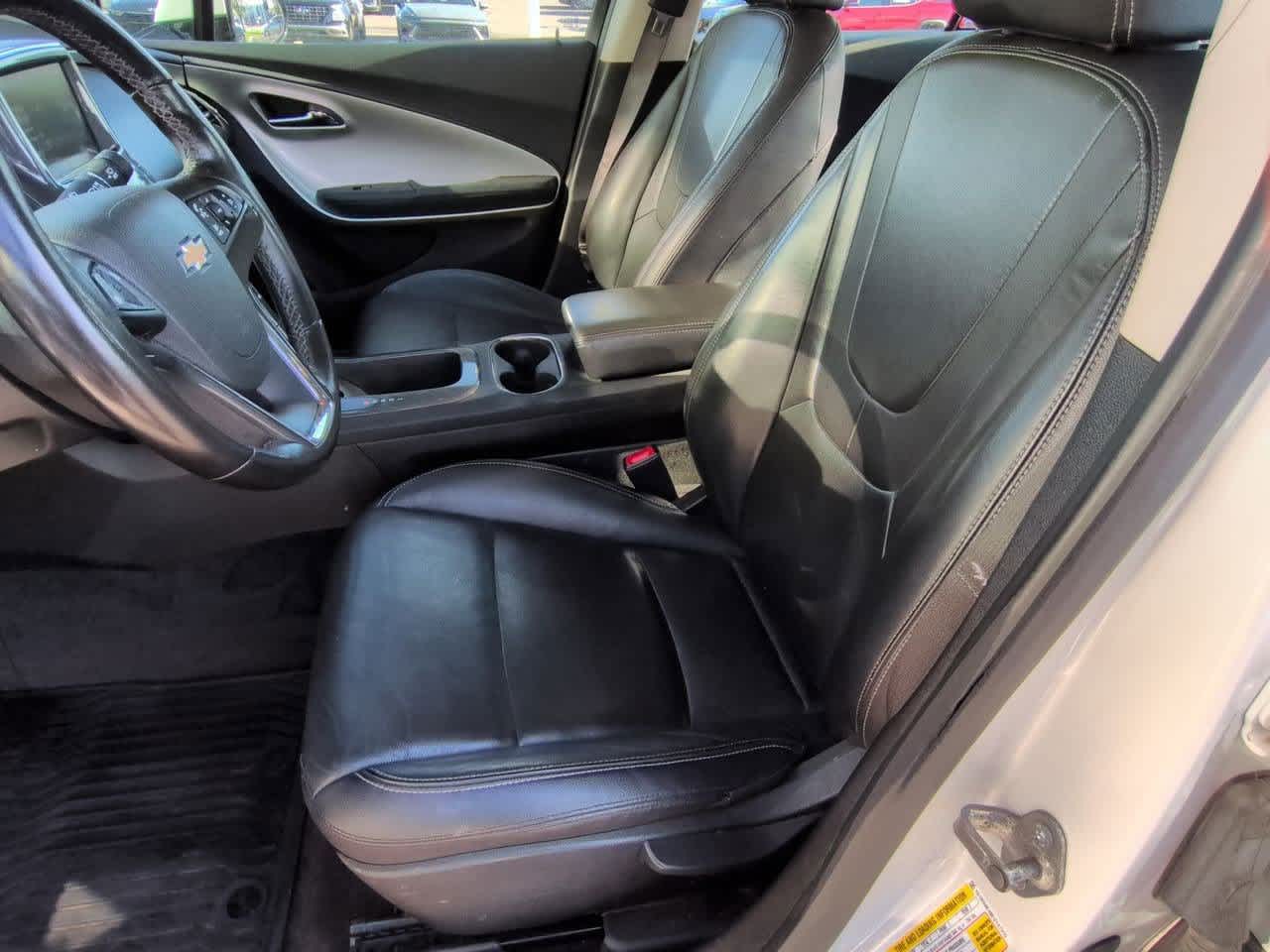 Thumbnail: 2014 Chevrolet Volt - 16