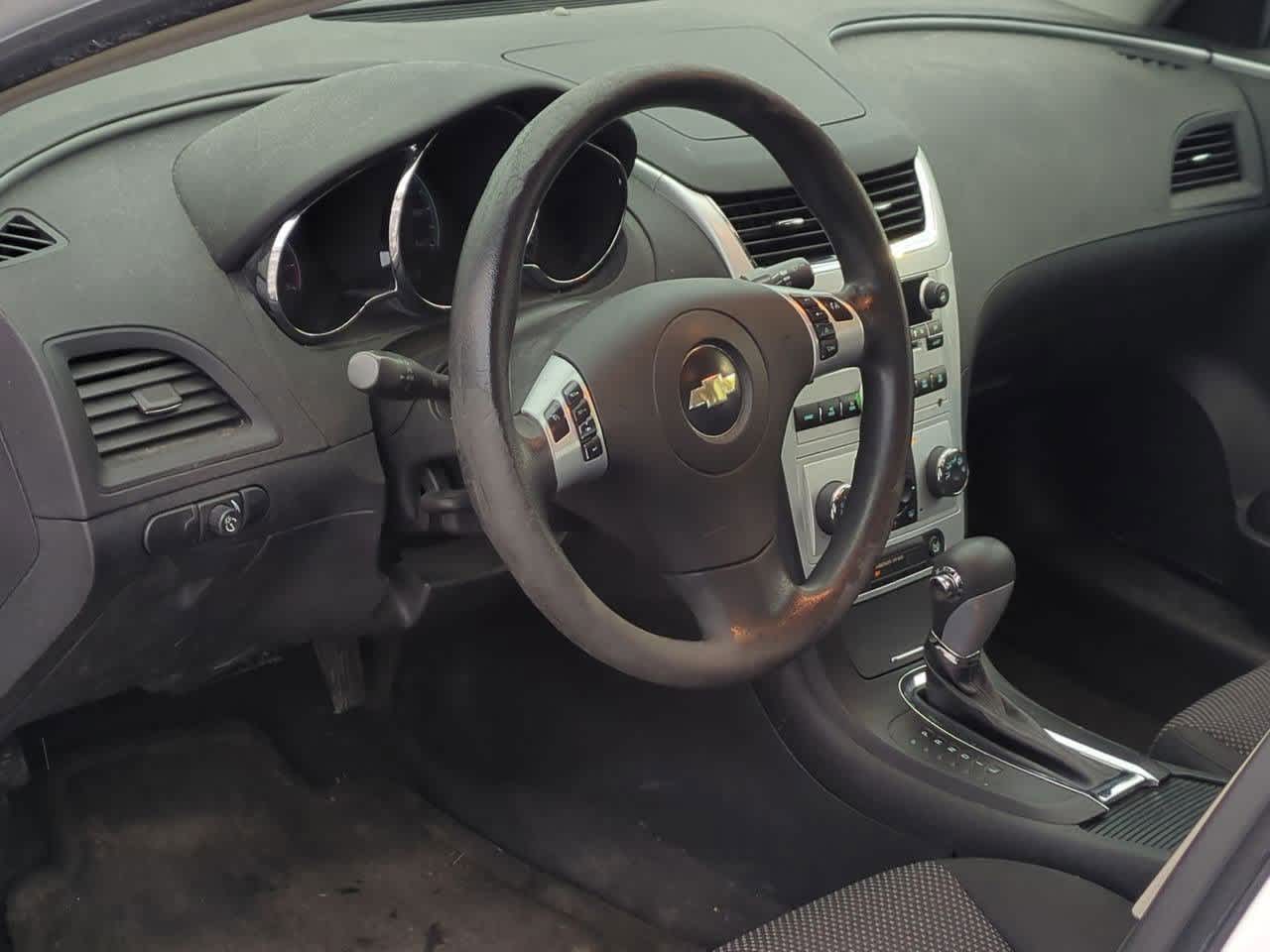 Thumbnail: 2009 Chevrolet Malibu - 2