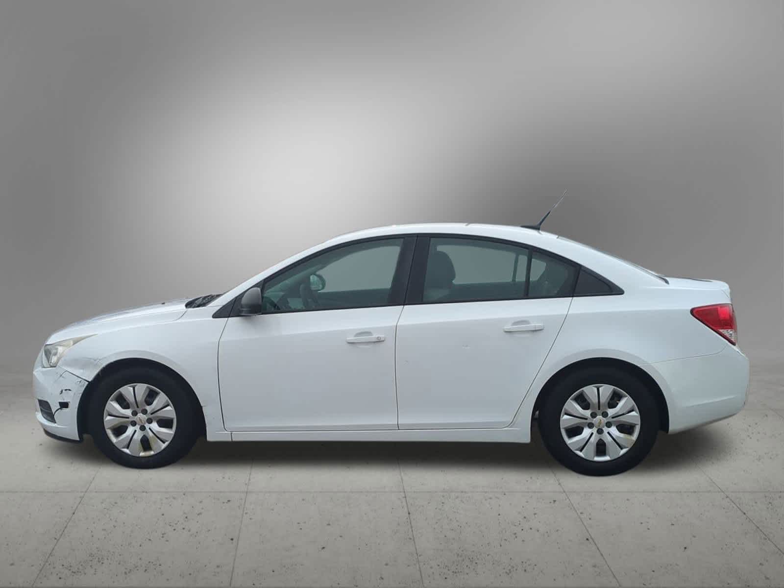 Thumbnail: 2013 Chevrolet Cruze - 3
