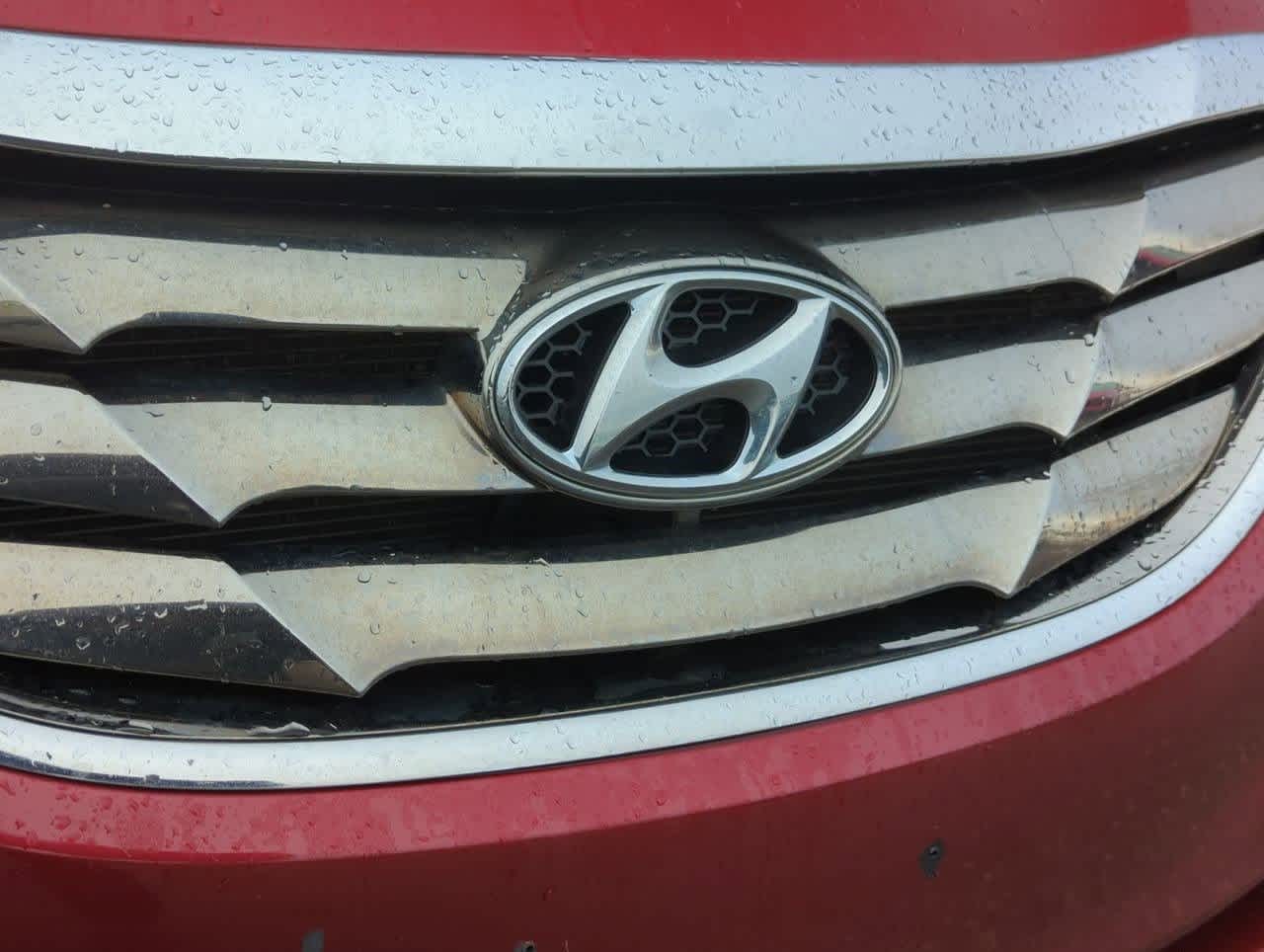 2011 Hyundai Sonata SE 11