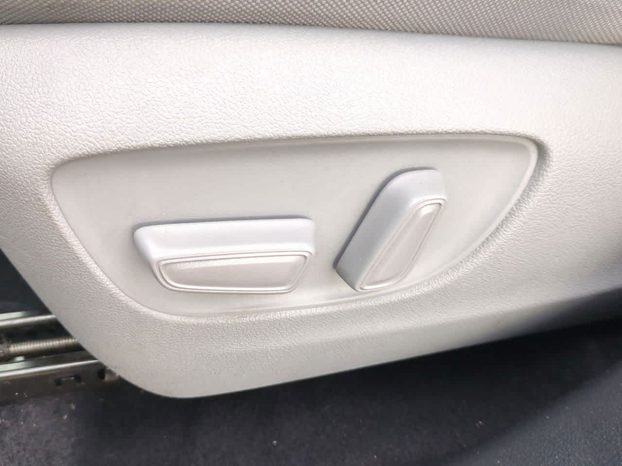 Thumbnail: 2021 Toyota Highlander - 16