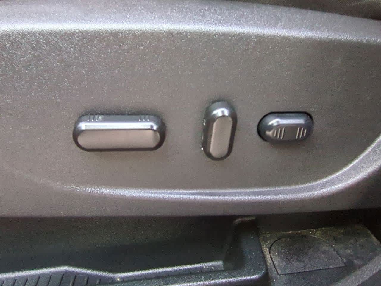 Thumbnail: 2018 Ford Escape - 16