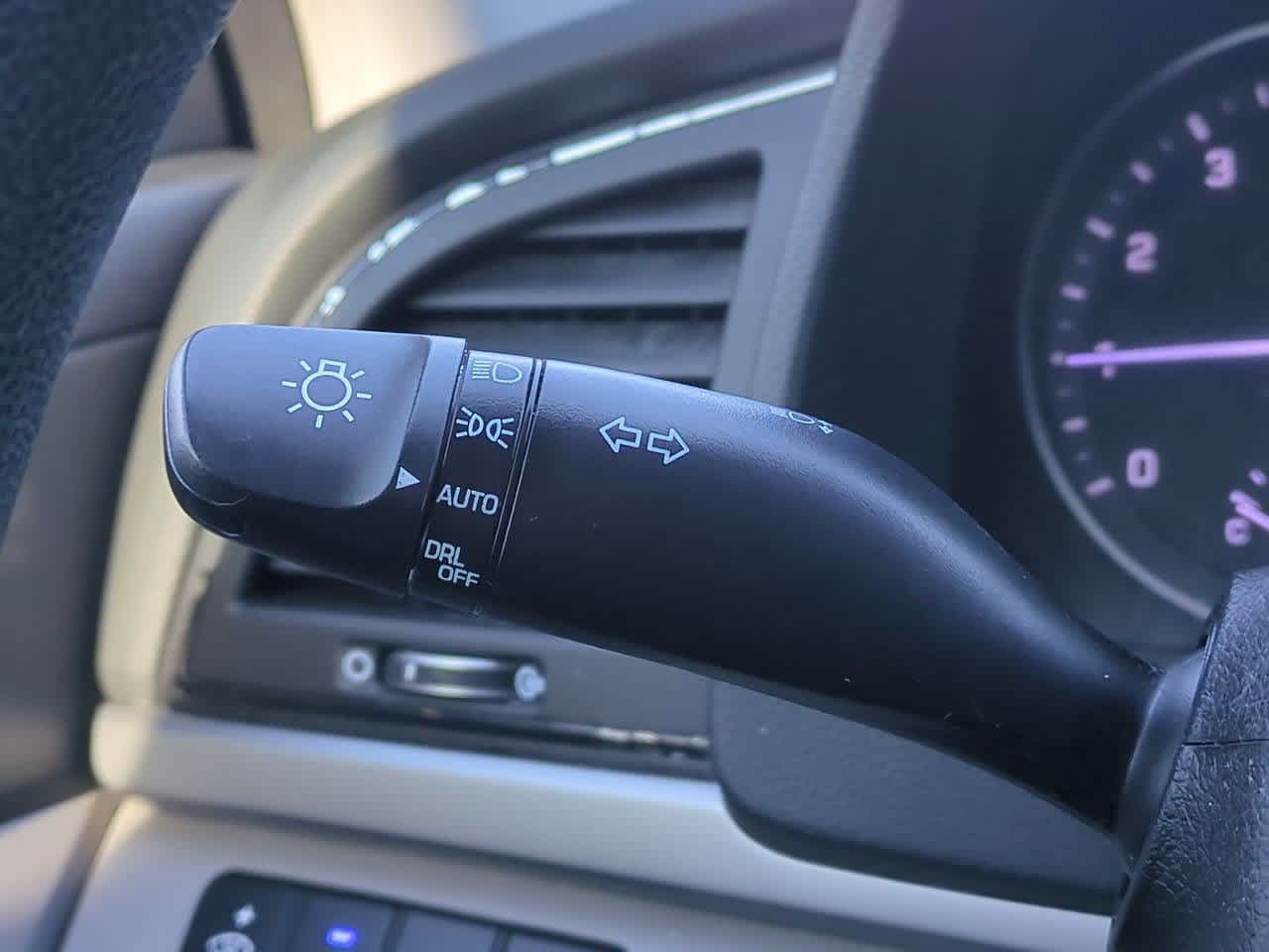 Thumbnail: 2018 Hyundai Elantra - 24