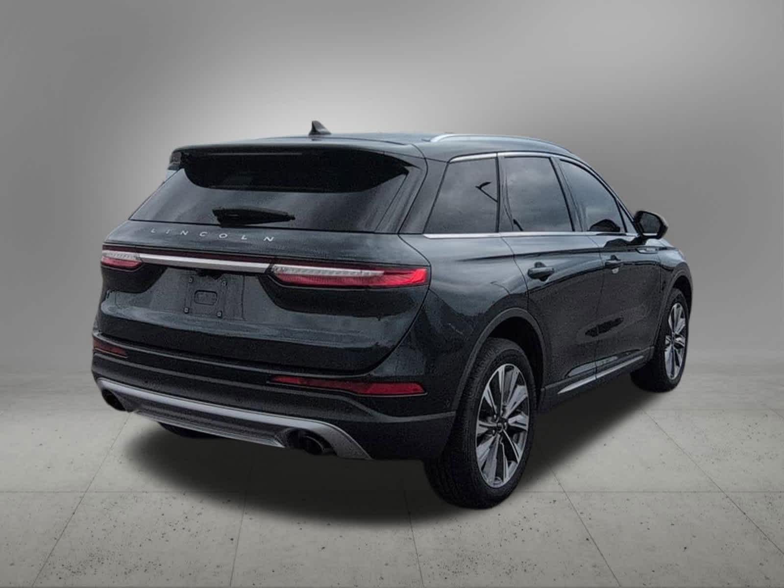 Thumbnail: 2021 Lincoln Corsair - 6