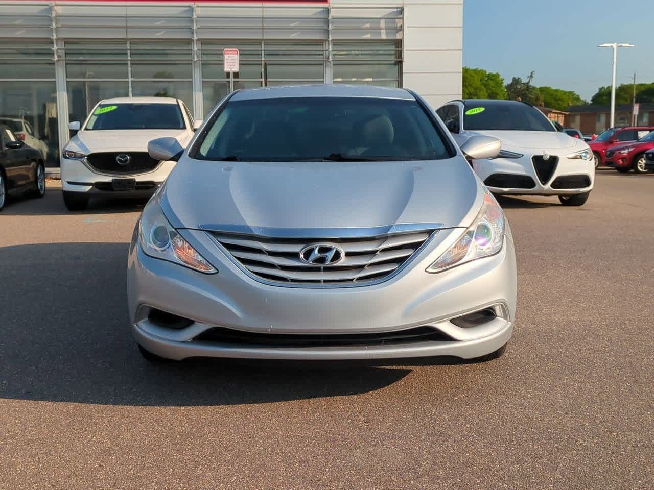 Thumbnail: 2011 Hyundai Sonata - 9