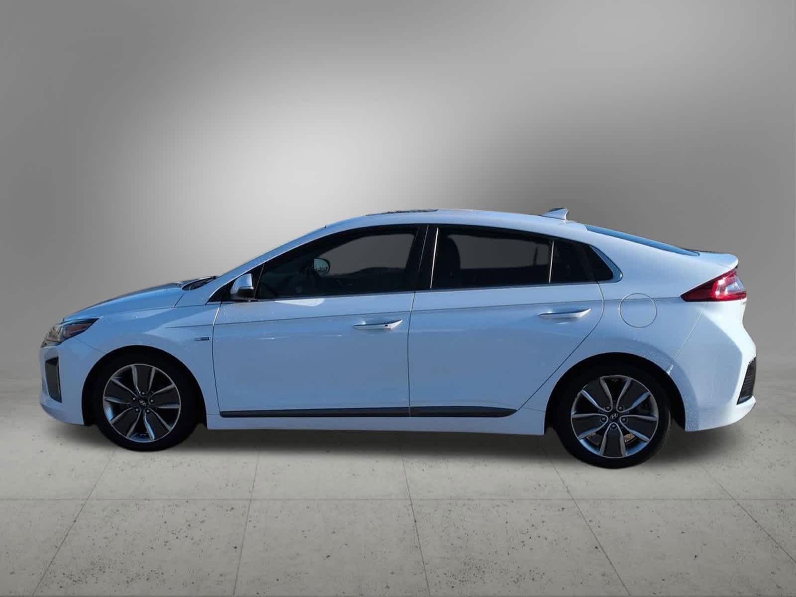 Thumbnail: 2018 Hyundai Ioniq - 3