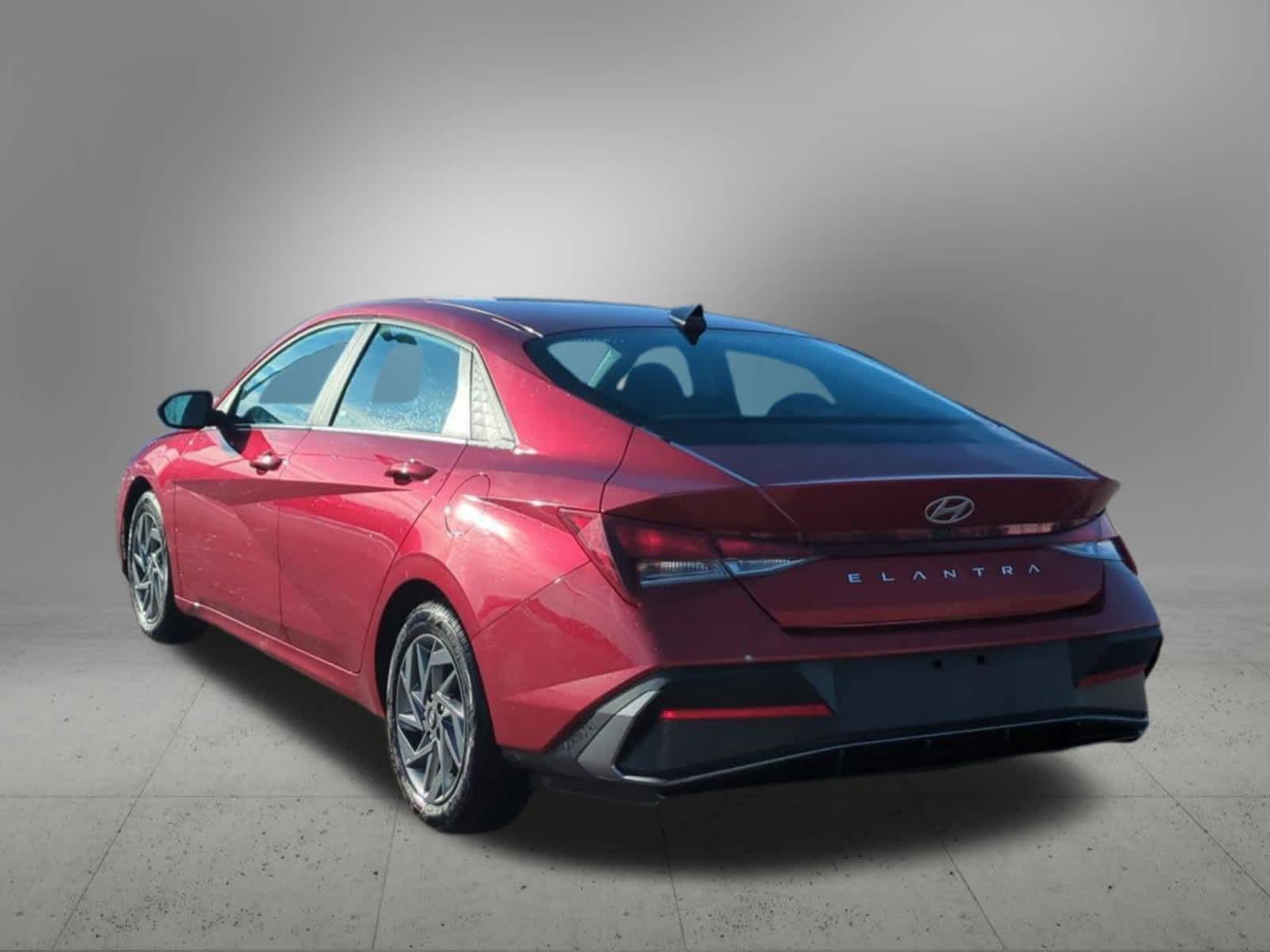 Thumbnail: 2024 Hyundai Elantra - 4