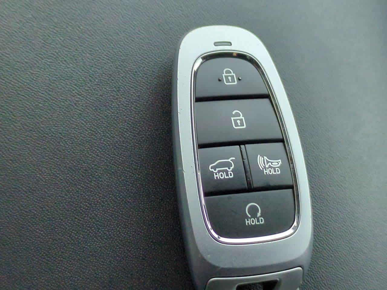 Thumbnail: 2022 Hyundai Santa Fe - 32