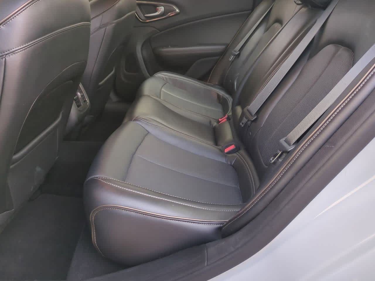 Thumbnail: 2015 Chrysler 200 - 18