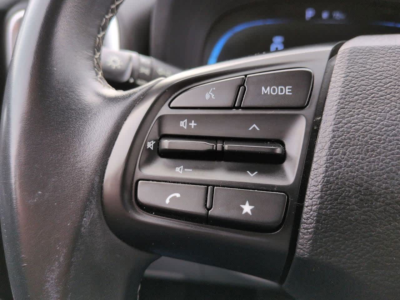 Thumbnail: 2023 Hyundai Venue - 24