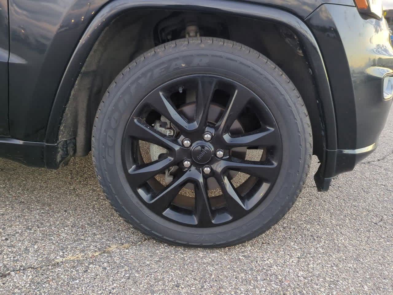 Thumbnail: 2018 Jeep Grand Cherokee - 13