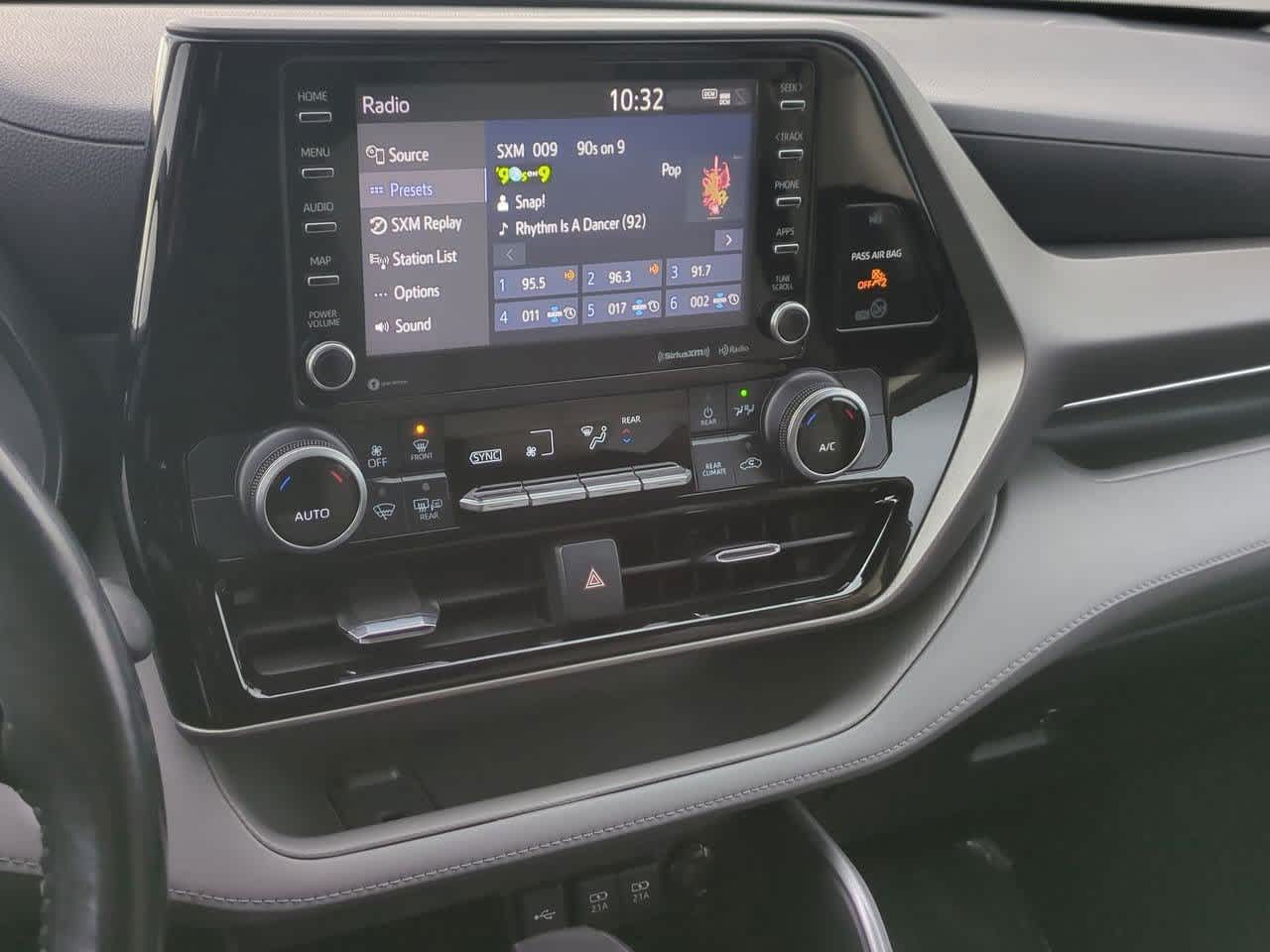 Thumbnail: 2021 Toyota Highlander - 26