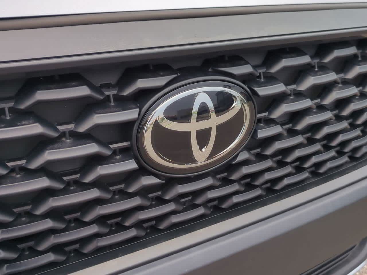 Thumbnail: 2022 Toyota Corolla Cross - 10