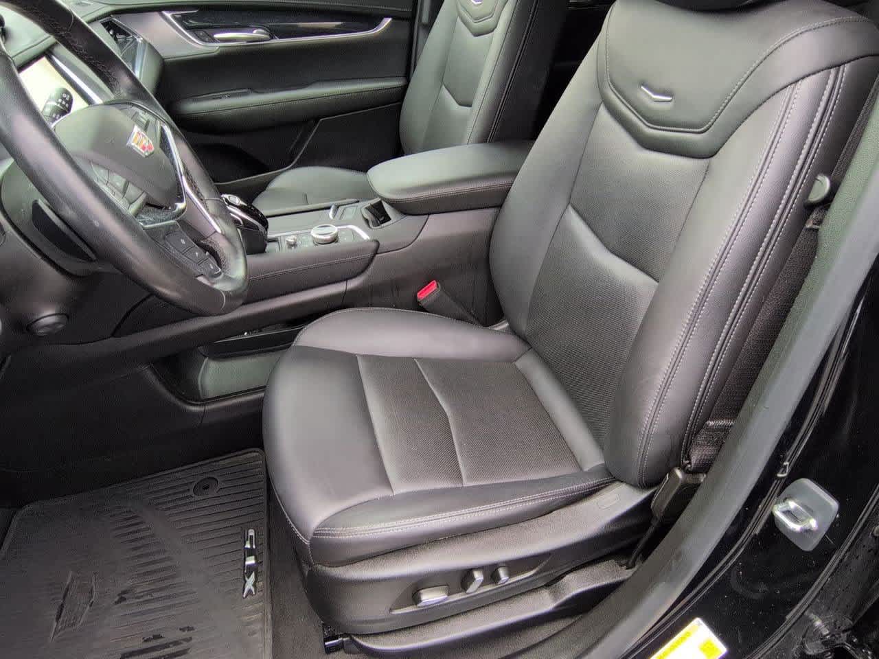 Thumbnail: 2023 Cadillac XT5 - 14