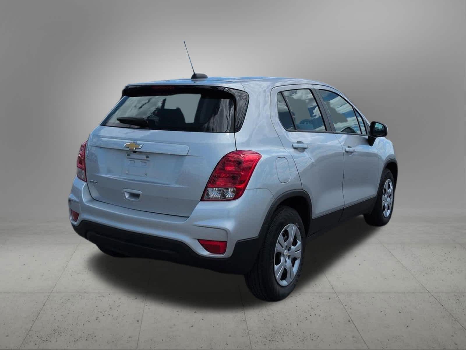 Thumbnail: 2018 Chevrolet Trax - 6