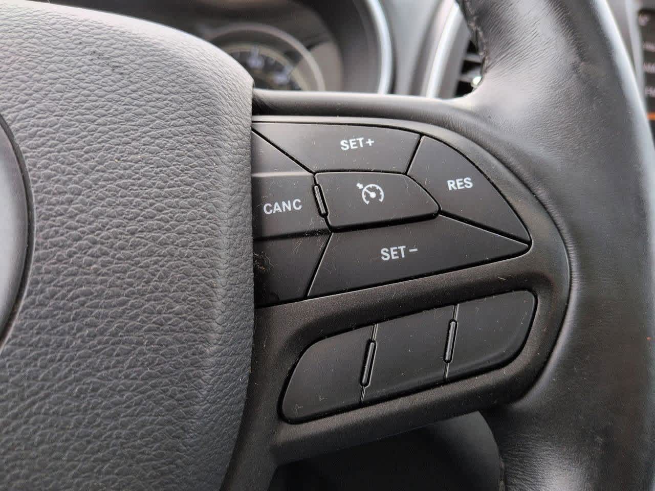 Thumbnail: 2019 Jeep Cherokee - 24