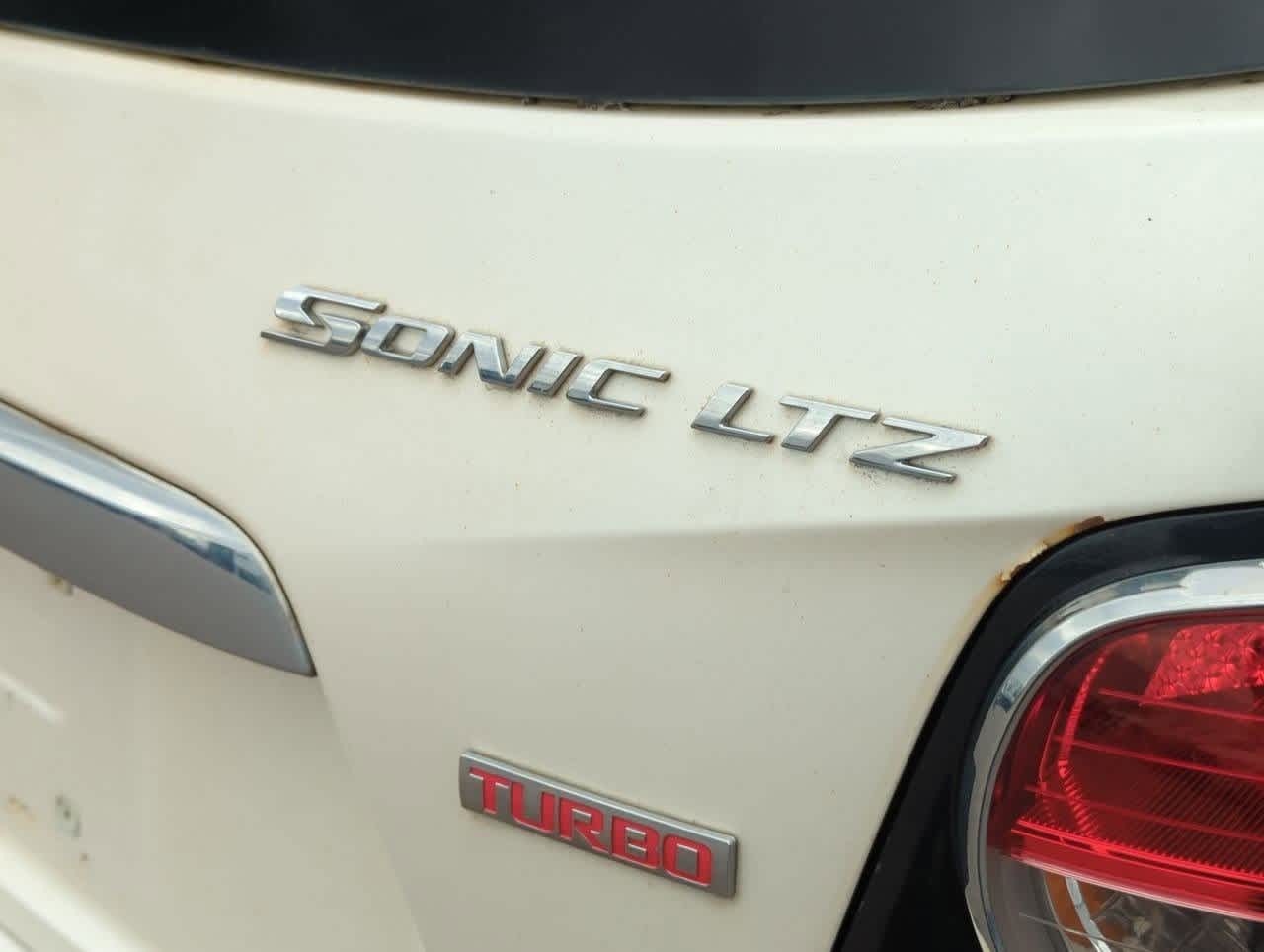 Thumbnail: 2015 Chevrolet Sonic - 12