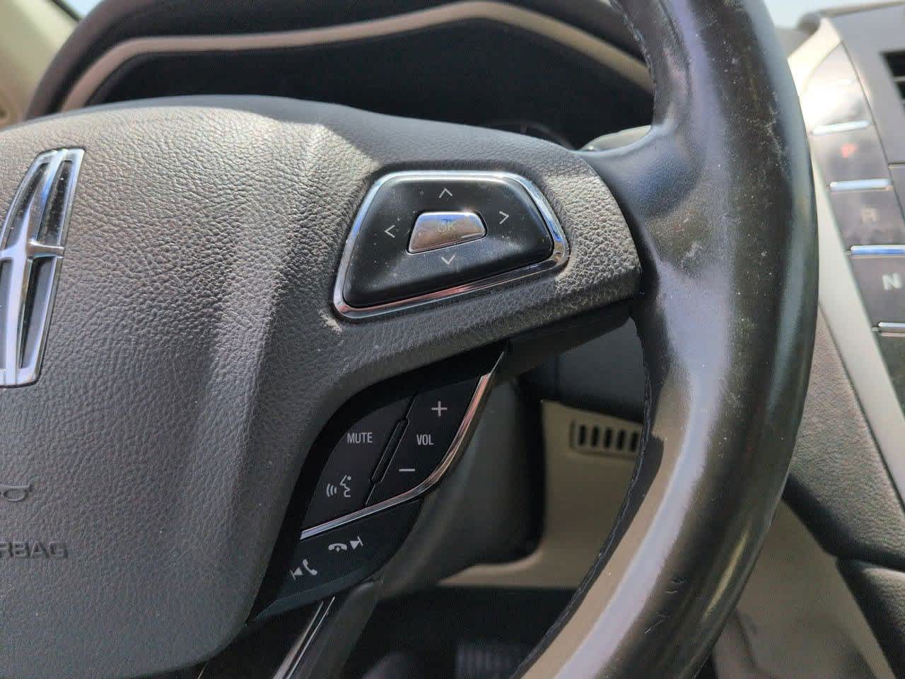 Thumbnail: 2015 Lincoln MKZ - 23