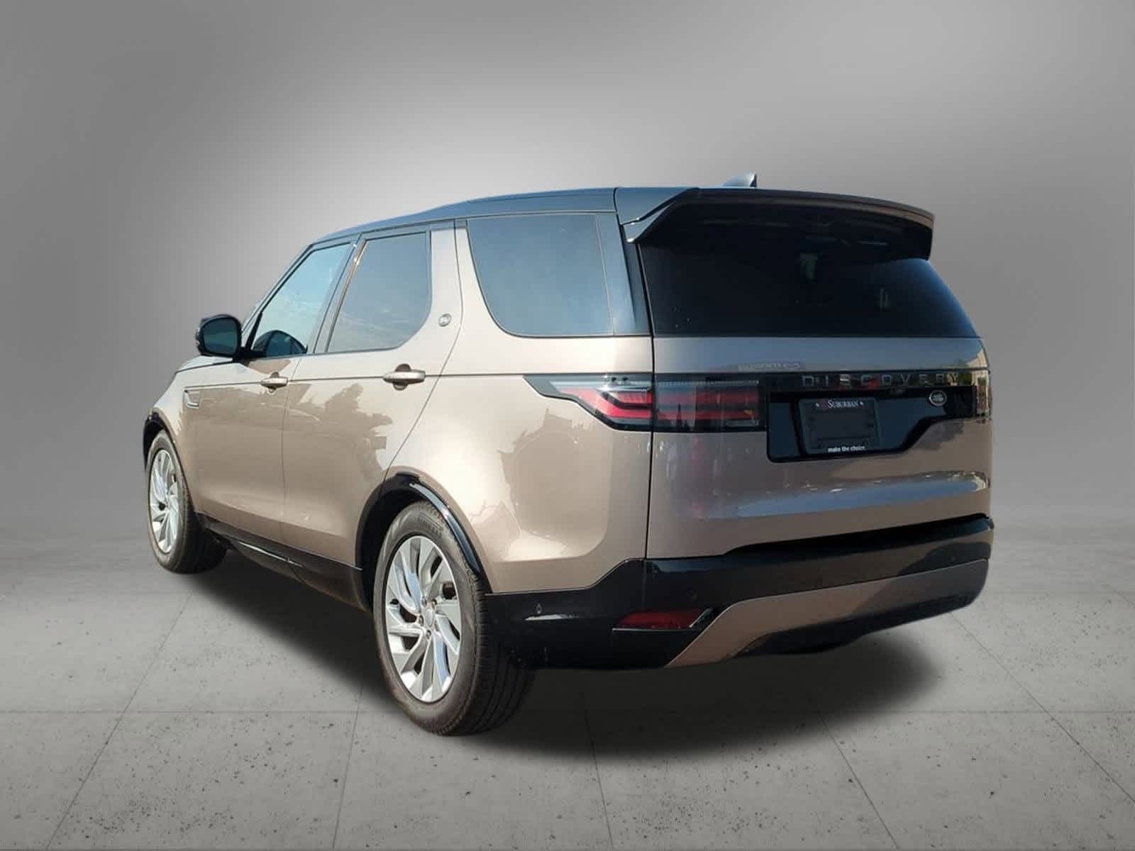 Thumbnail: 2023 Land Rover Discovery - 4