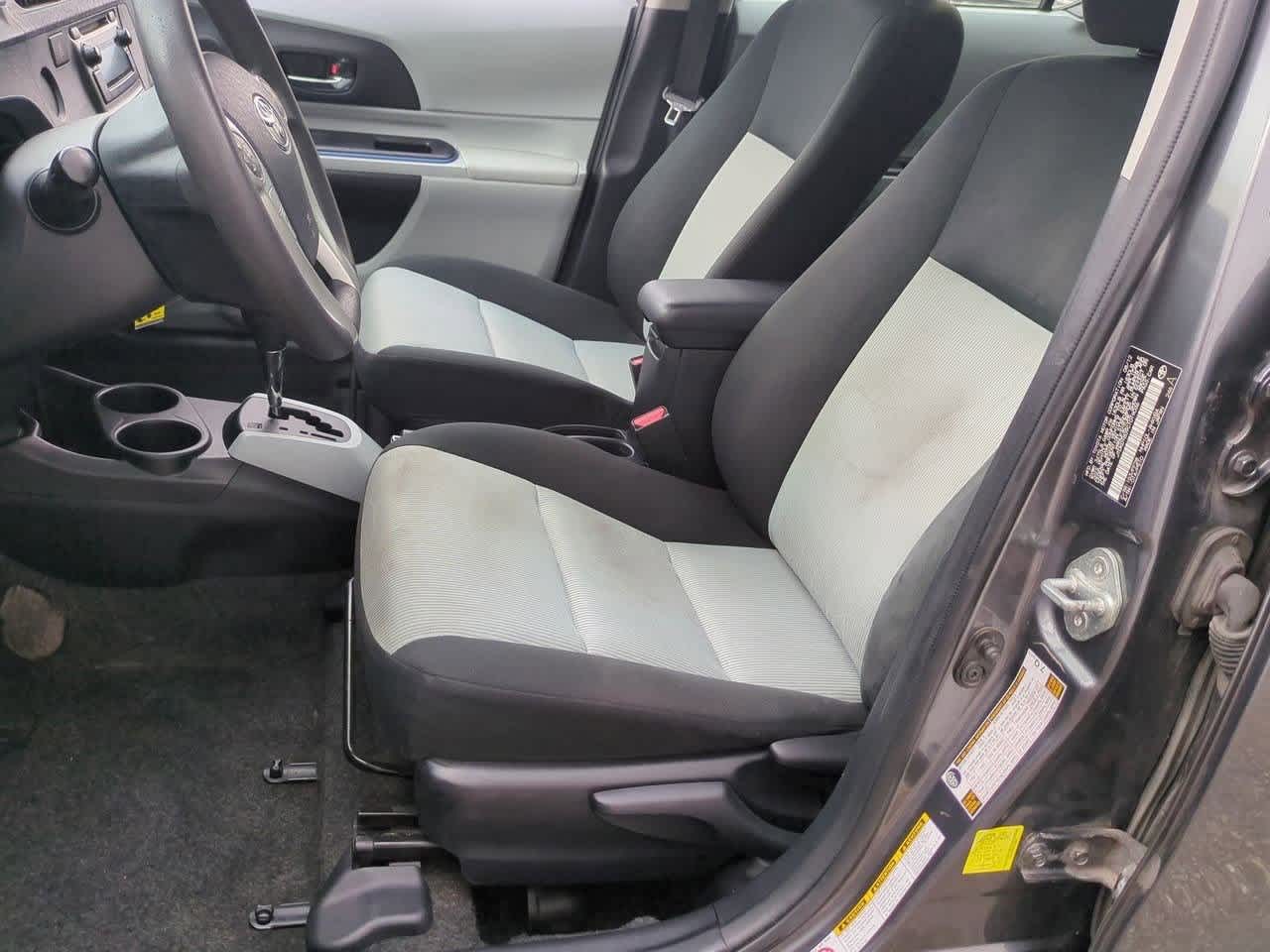 Thumbnail: 2012 Toyota Prius c - 15