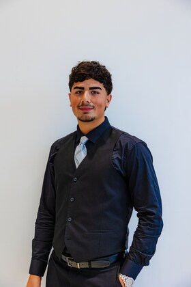 Staff member Hussain Makled from ID_4f78fc