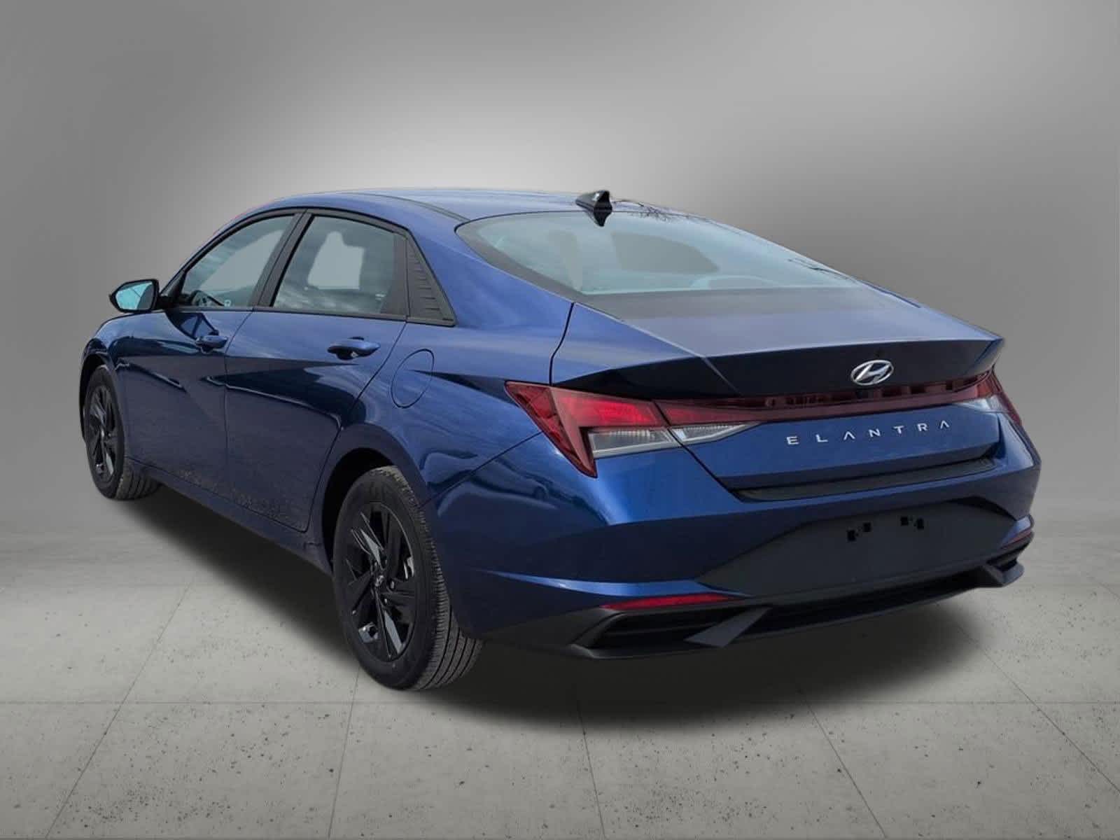 Thumbnail: 2023 Hyundai Elantra - 4