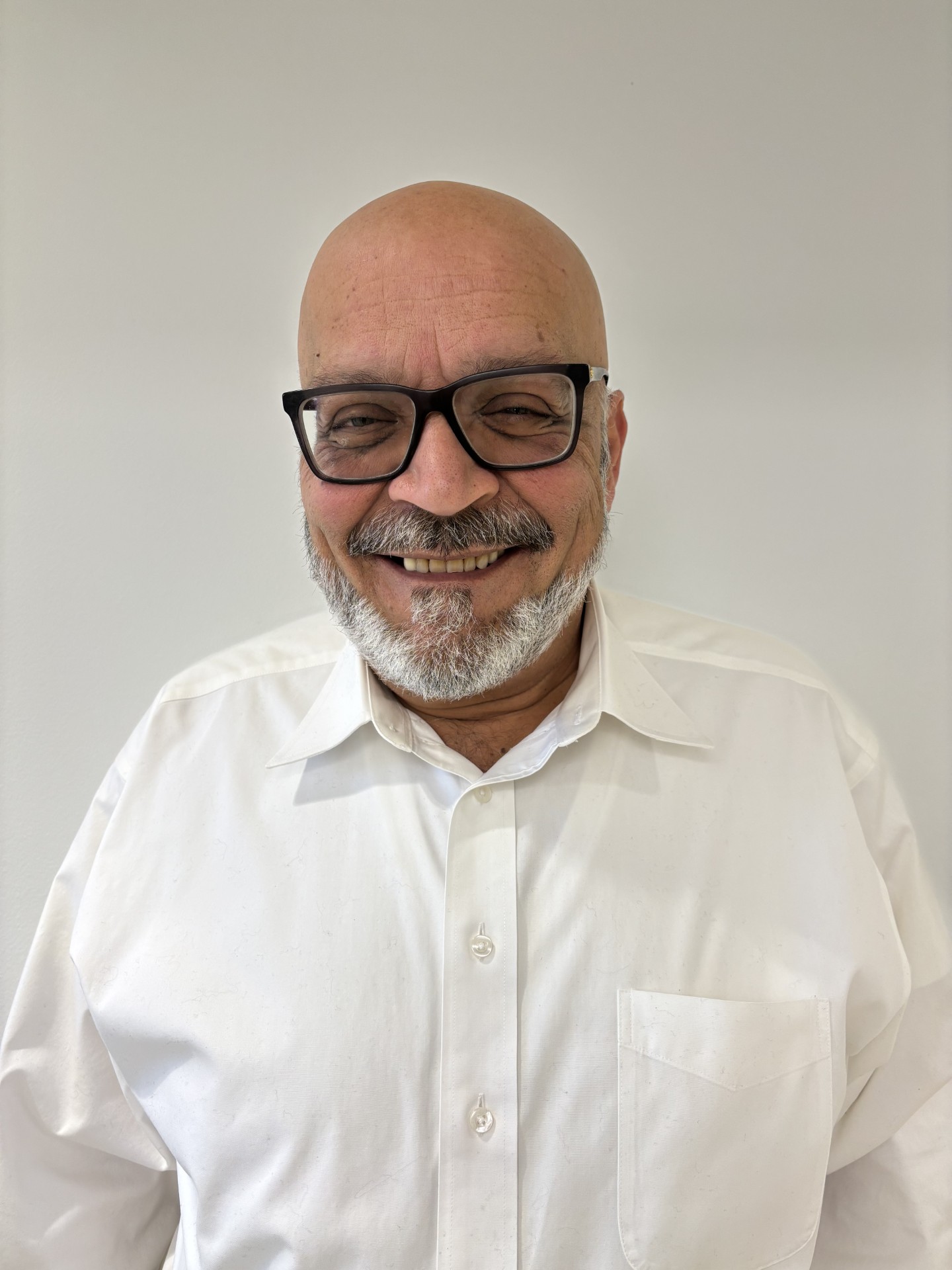 Staff member  Lee Samaha from ID_4f78fc